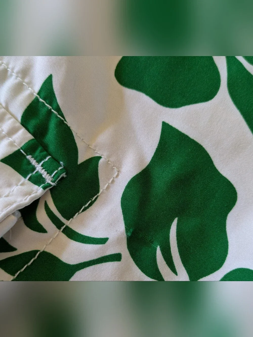 Abercrombie & Fitch Green & White Hawaiian Floral Cargo Surf Swim Board Shorts